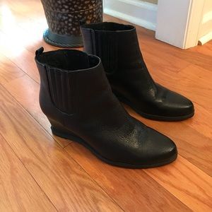 Ellen Tracy Black Leather Boot